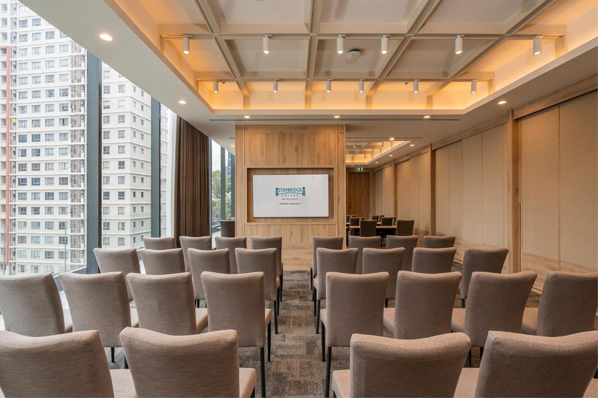 Staybridge Sukhumvit By Ihg בנגקוק
